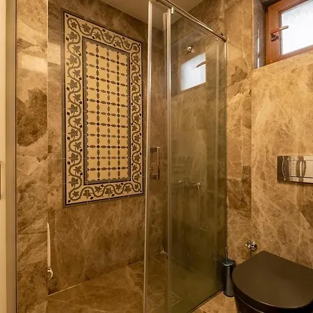 Daire Spacious Apartment, 1-min To Taksim Square *