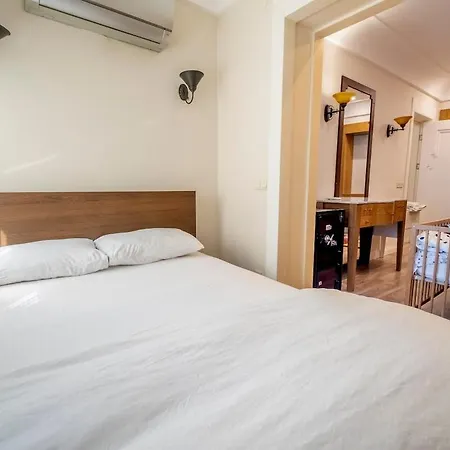 Spacious Apartment, 1-min To Taksim Square Daire