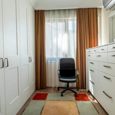 Spacious Apartment, 1-min To Taksim Square Daire *
