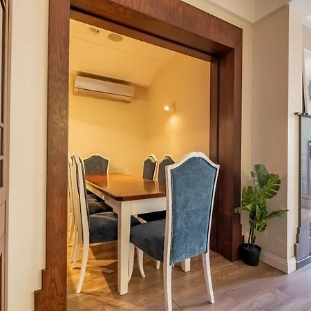 דירה Spacious Apartment, 1-min To Taksim Square איסטמבול